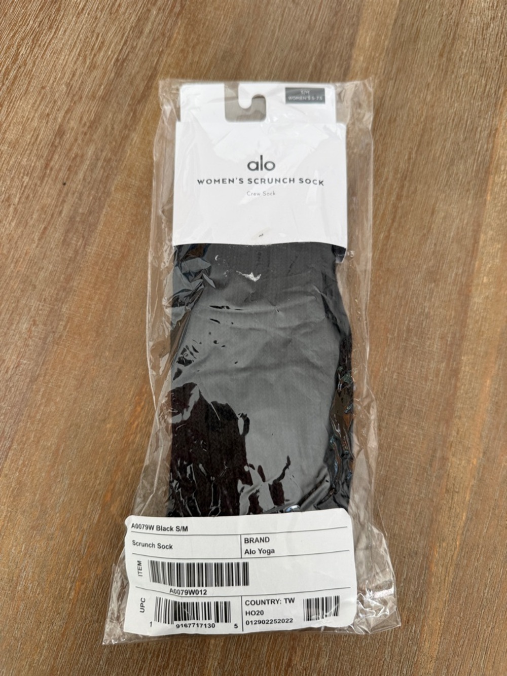 ALO Yoga Women's Black Scrunch Crew Socks